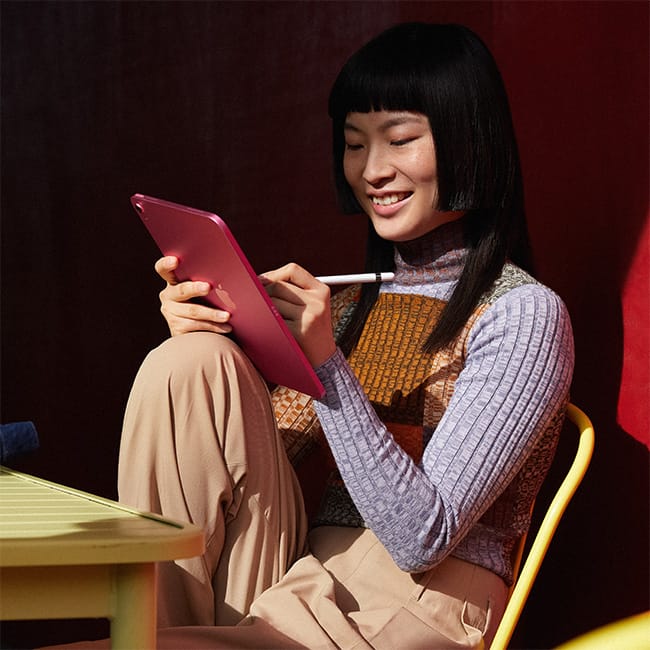 Apple iPad 10th Generation (2022) - Silver  (Product view 6)